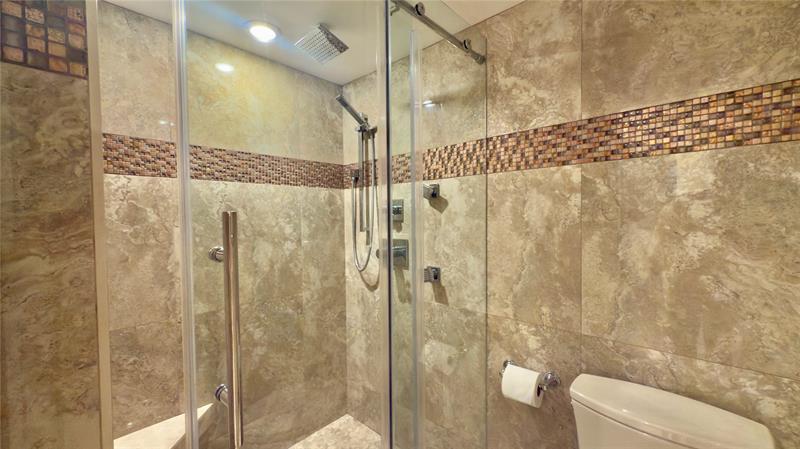 Image 18 of 24 For 1516 Whitehall Dr  303