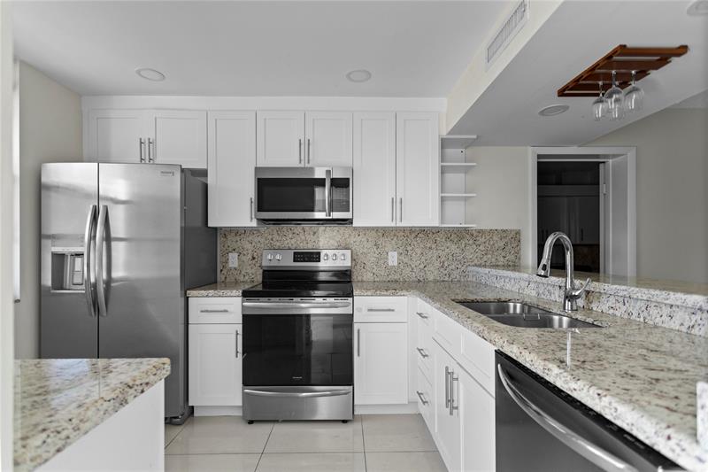 Image 15 of 56 For 1719 Whitehall Dr