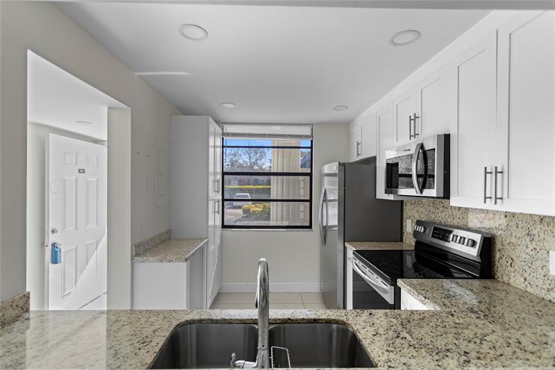 Image 16 of 56 For 1719 Whitehall Dr