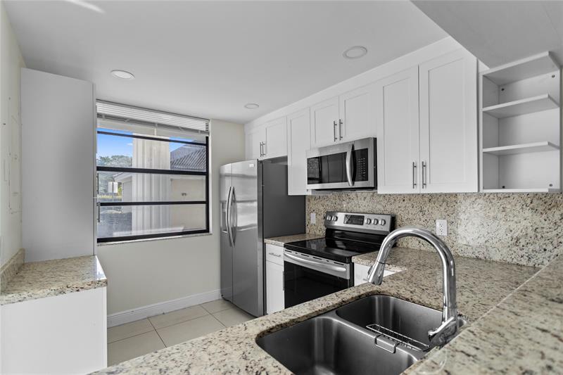 Image 17 of 56 For 1719 Whitehall Dr