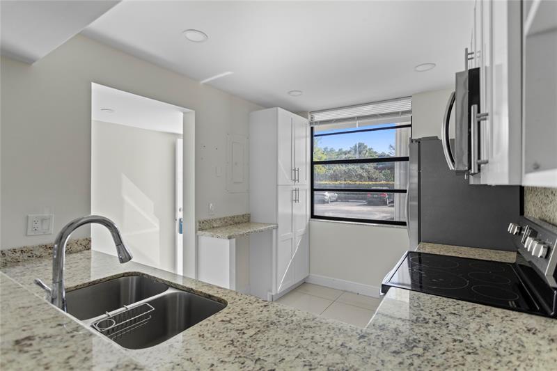 Image 18 of 56 For 1719 Whitehall Dr