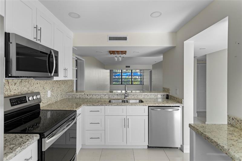 Image 19 of 56 For 1719 Whitehall Dr