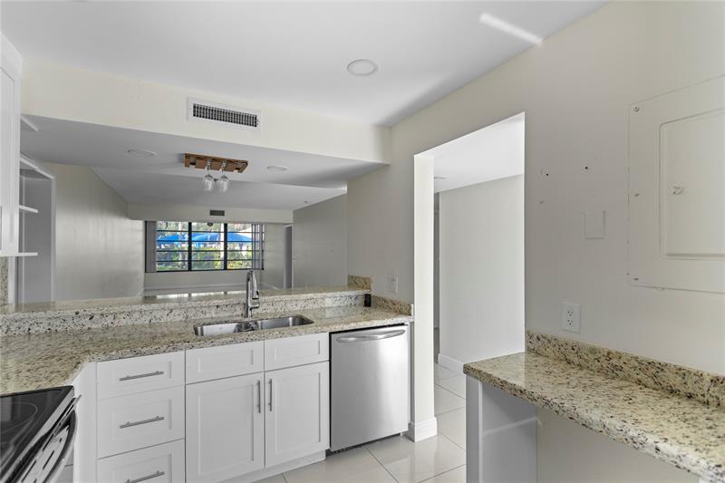 Image 20 of 56 For 1719 Whitehall Dr