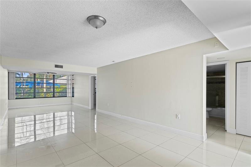 Image 25 of 56 For 1719 Whitehall Dr