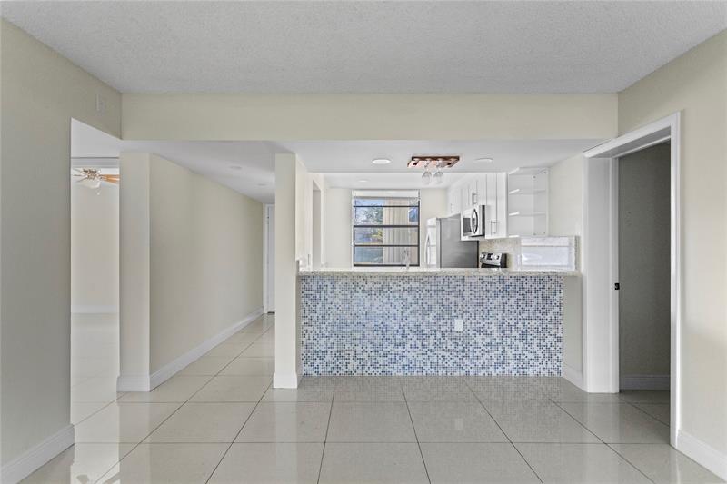 Image 26 of 56 For 1719 Whitehall Dr