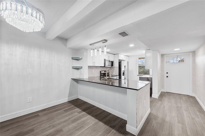 Image 10 of 32 For 10120 Boca Entrada Blvd  409