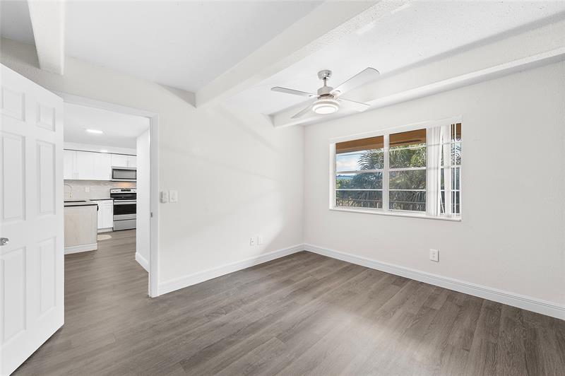 Image 23 of 32 For 10120 Boca Entrada Blvd  409