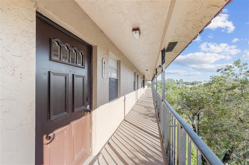 Image 27 of 32 For 10120 Boca Entrada Blvd  409