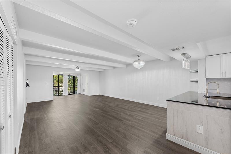 Image 9 of 32 For 10120 Boca Entrada Blvd  409