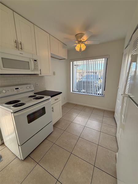 Image 4 of 14 For 14838 Wildflower Ln  14838