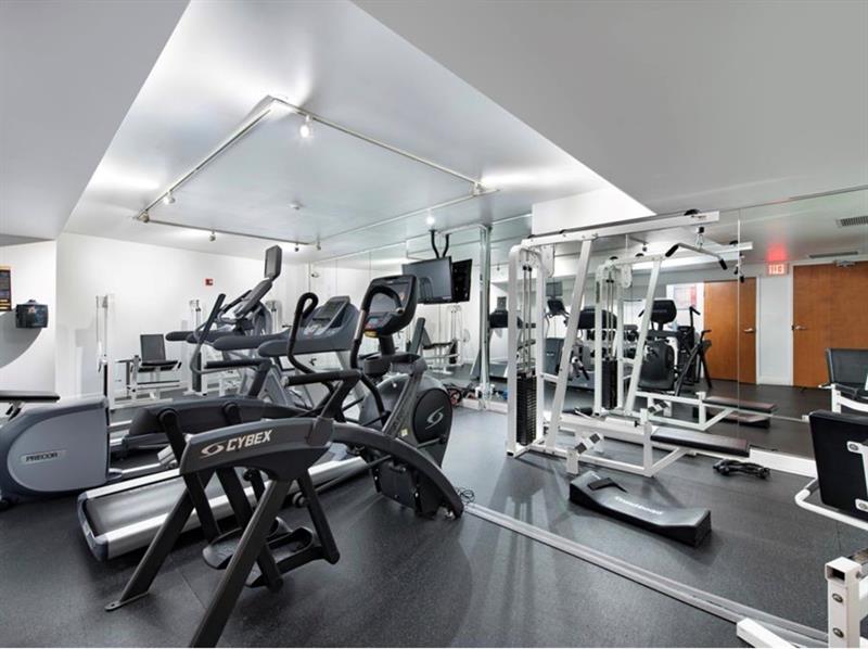 Image 6 of 37 For 10 Venetian Way  502