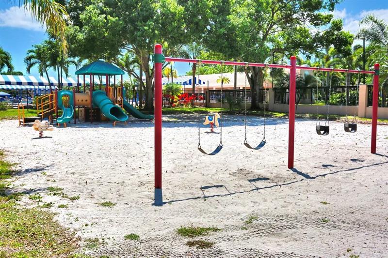 Image 13 of 18 For 3346 Carambola Cir S  2507