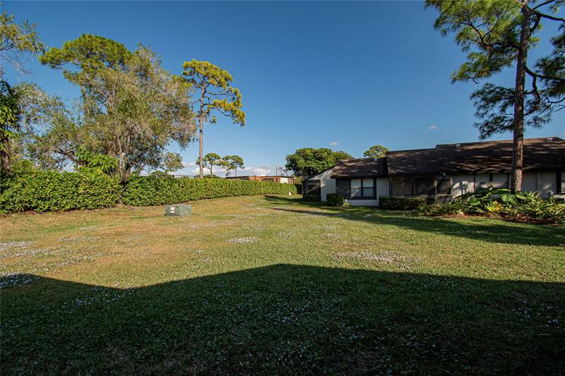 Image 38 of 64 For 381 Ottawa Ct