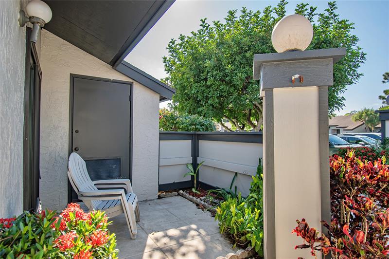 Image 8 of 64 For 381 Ottawa Ct