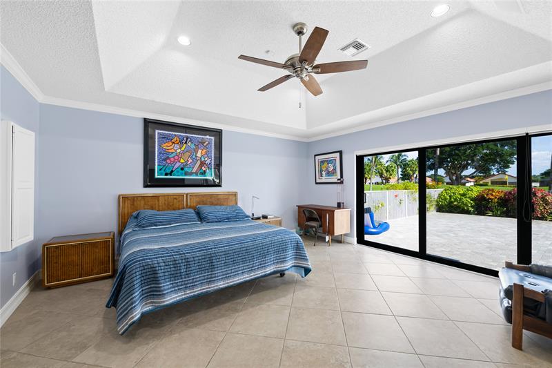 Image 18 of 41 For 11043 Boca Woods Ln