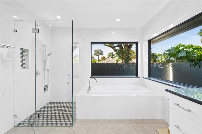 Image 20 of 41 For 11043 Boca Woods Ln