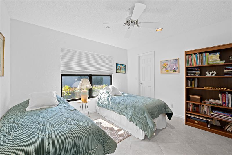 Image 23 of 41 For 11043 Boca Woods Ln