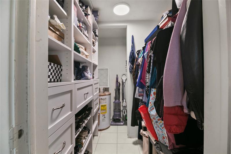 Image 16 of 21 For 2301 14th Street Cswy  303-e