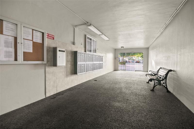 Image 20 of 21 For 2301 14th Street Cswy  303-e