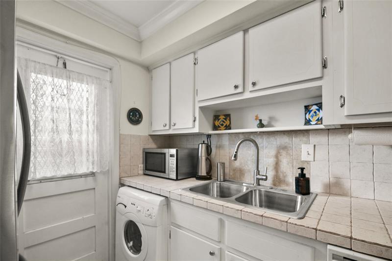 Image 5 of 21 For 2301 14th Street Cswy  303-e