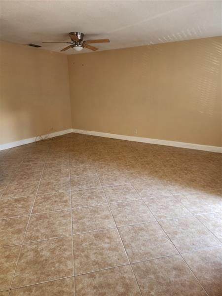 Image 7 of 8 For 4150 Woodside Dr 3