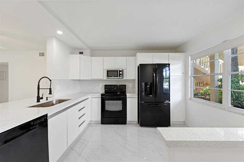 Image 3 of 18 For 2202 Lucaya Bnd  M1