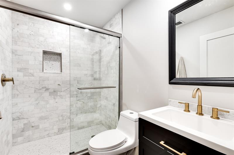 Image 17 of 29 For 424 2nd St  