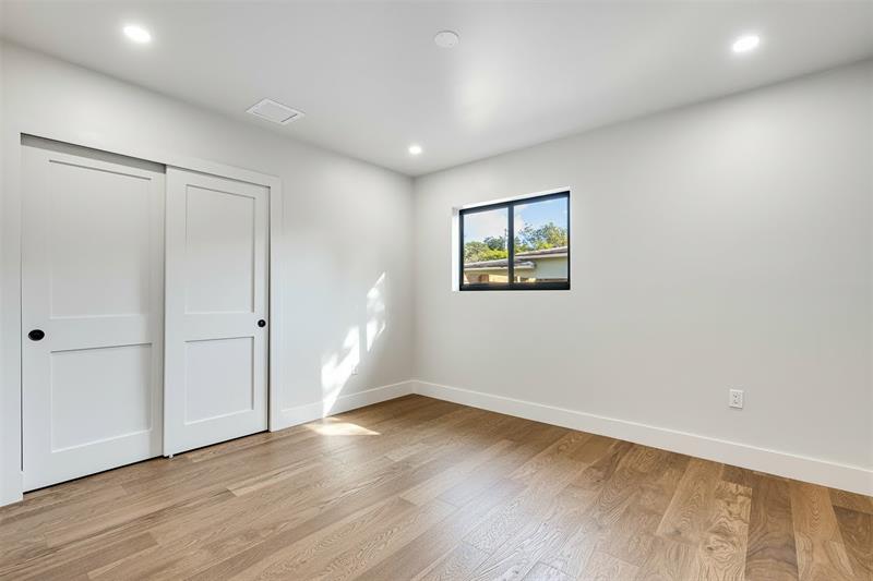 Image 18 of 29 For 424 2nd St  