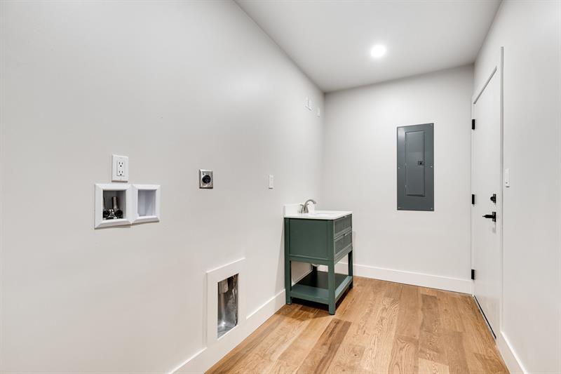 Image 21 of 29 For 424 2nd St  