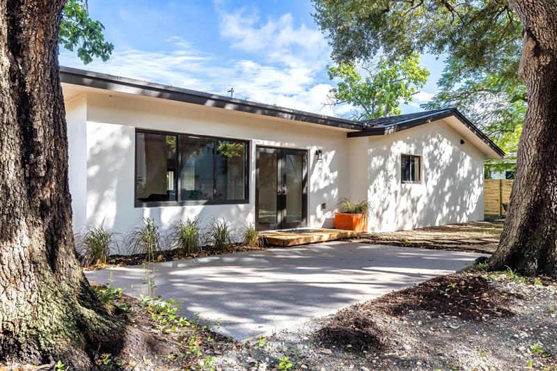 Image 27 of 29 For 424 2nd St  