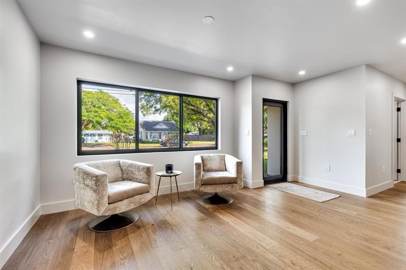 Image 3 of 29 For 424 2nd St  