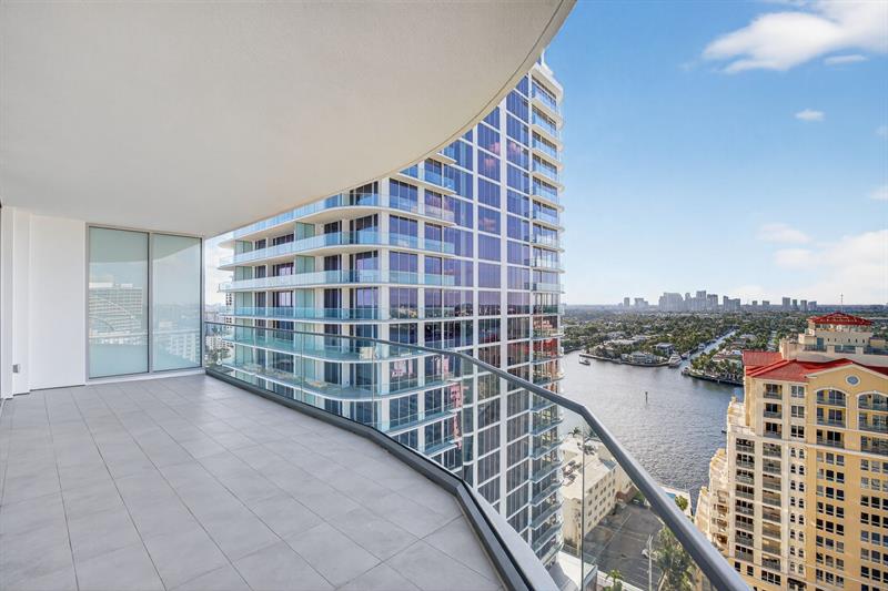 Image 11 of 56 For 151 Seabreeze Blvd 1803-e