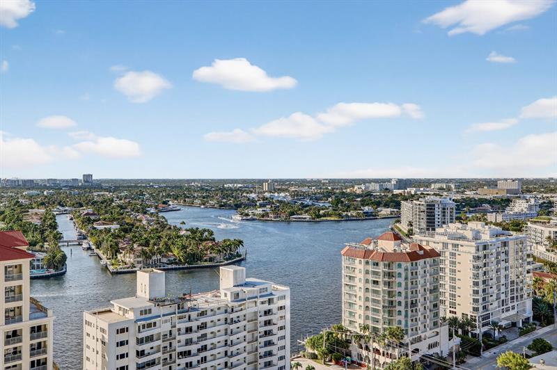 Image 15 of 56 For 151 Seabreeze Blvd 1803-e