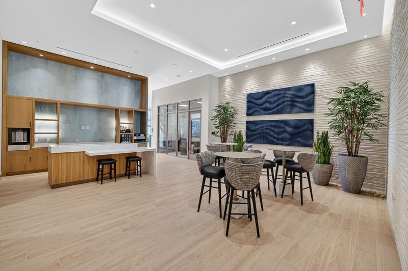 Image 43 of 56 For 151 Seabreeze Blvd 1803-e