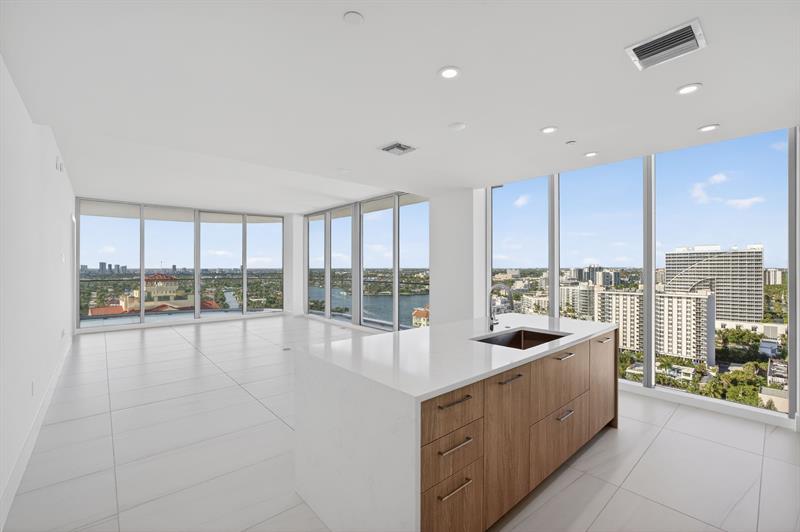 Image 5 of 56 For 151 Seabreeze Blvd 1803-e