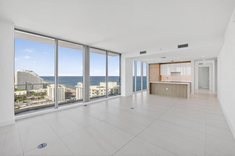 Image 7 of 56 For 151 Seabreeze Blvd 1803-e