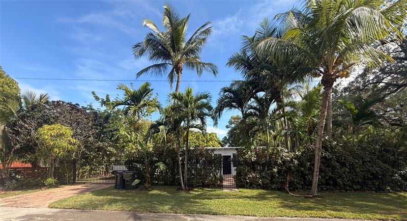 Image 4 of 15 For 6411 63rd Ct