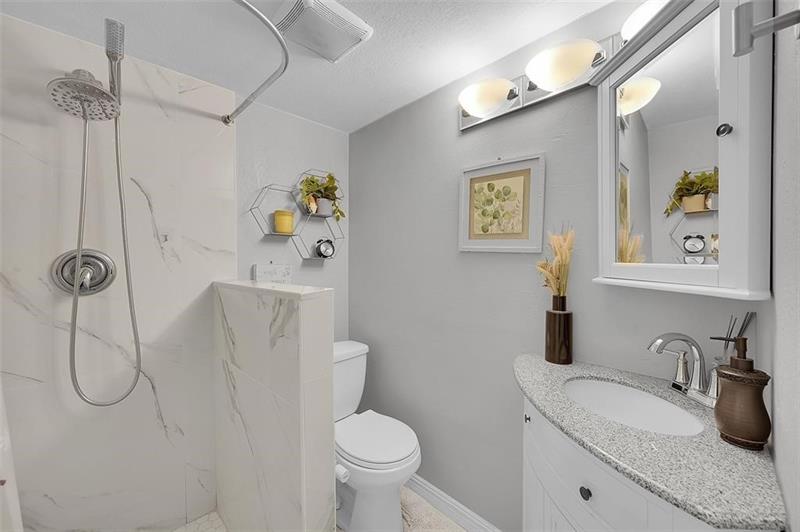 Image 10 of 18 For 86 Ann Lee Ln  86