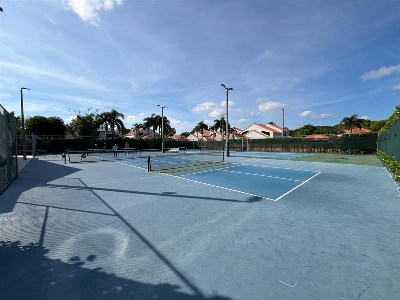 Image 11 of 29 For 2524 La Cristal Cir