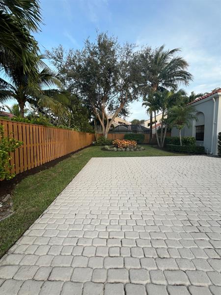 Image 6 of 29 For 2524 La Cristal Cir