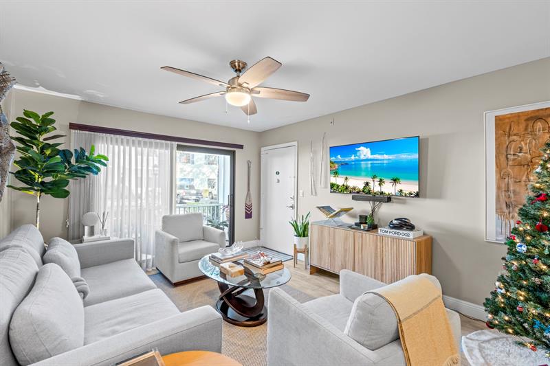 Image 12 of 47 For 160 Cypress Club Dr  604