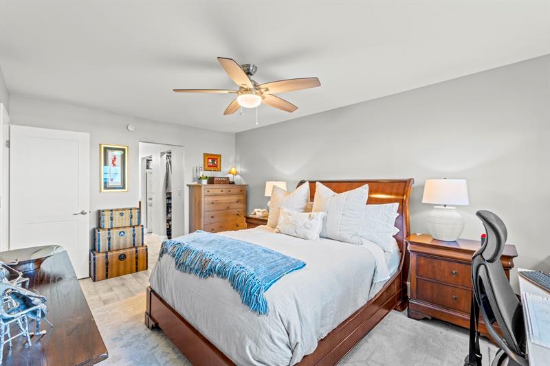 Image 21 of 47 For 160 Cypress Club Dr  604