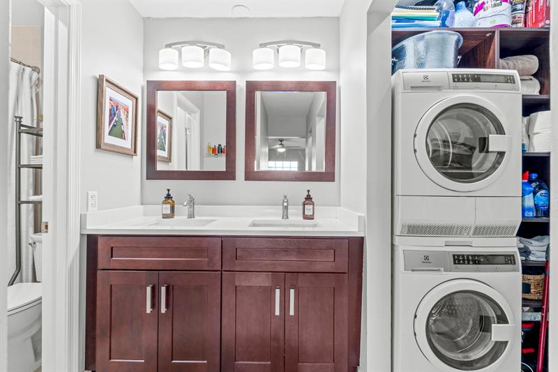 Image 24 of 47 For 160 Cypress Club Dr  604