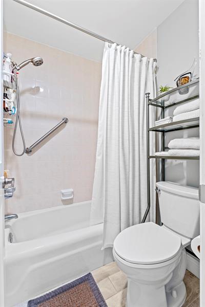 Image 25 of 47 For 160 Cypress Club Dr  604