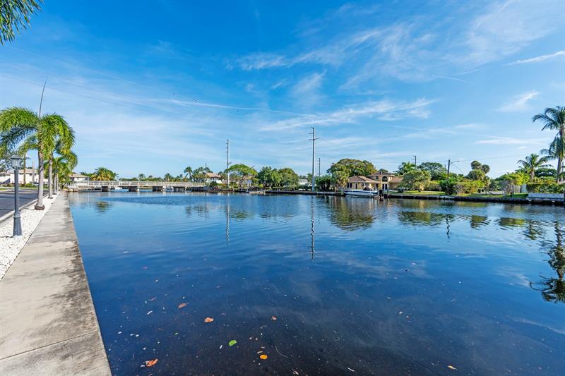 Image 32 of 47 For 160 Cypress Club Dr  604