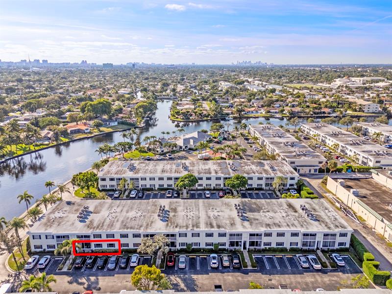 Image 36 of 47 For 160 Cypress Club Dr  604