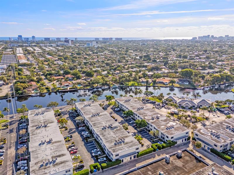 Image 39 of 47 For 160 Cypress Club Dr  604