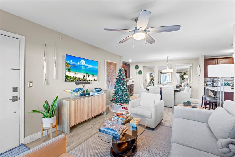 Image 8 of 47 For 160 Cypress Club Dr  604