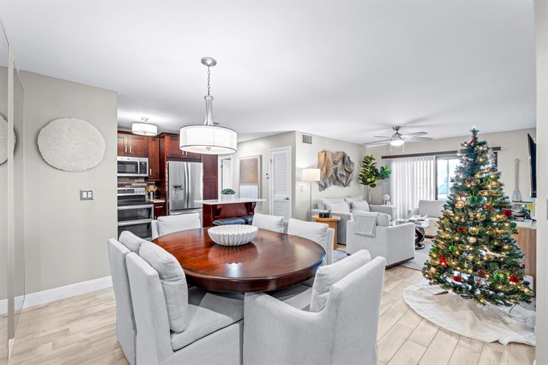 Image 9 of 47 For 160 Cypress Club Dr  604