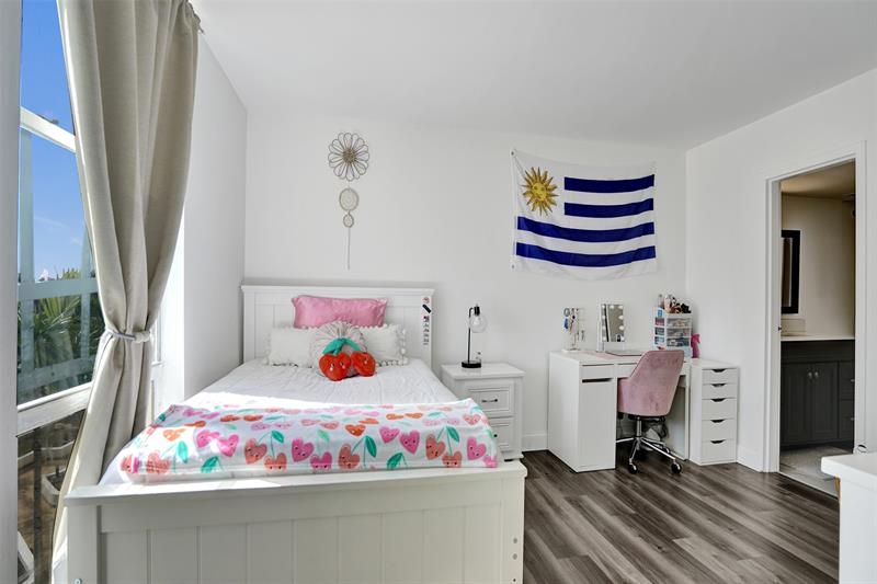 Image 17 of 46 For 13499 Biscayne Blvd 610